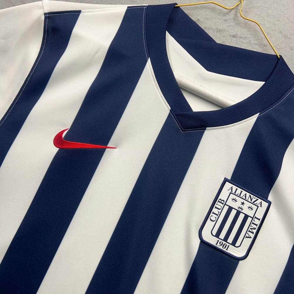 Nike Alianza Lima Soccer Jersey Men Medium Blue White Striped Dri-FIT G367148R21